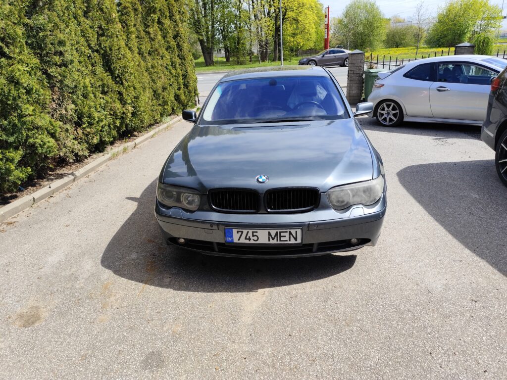 BMW 745i tuled